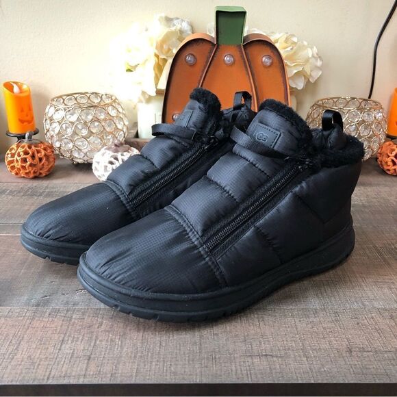 Ugg Lakesider Zip Puff - Picture 1 of 8
